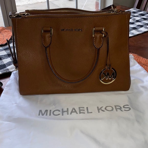 Michael Kors Purse - Picture 1 of 6